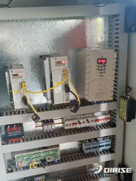 德瑞斯變頻器數(shù)控車床應(yīng)用現(xiàn)場(chǎng)